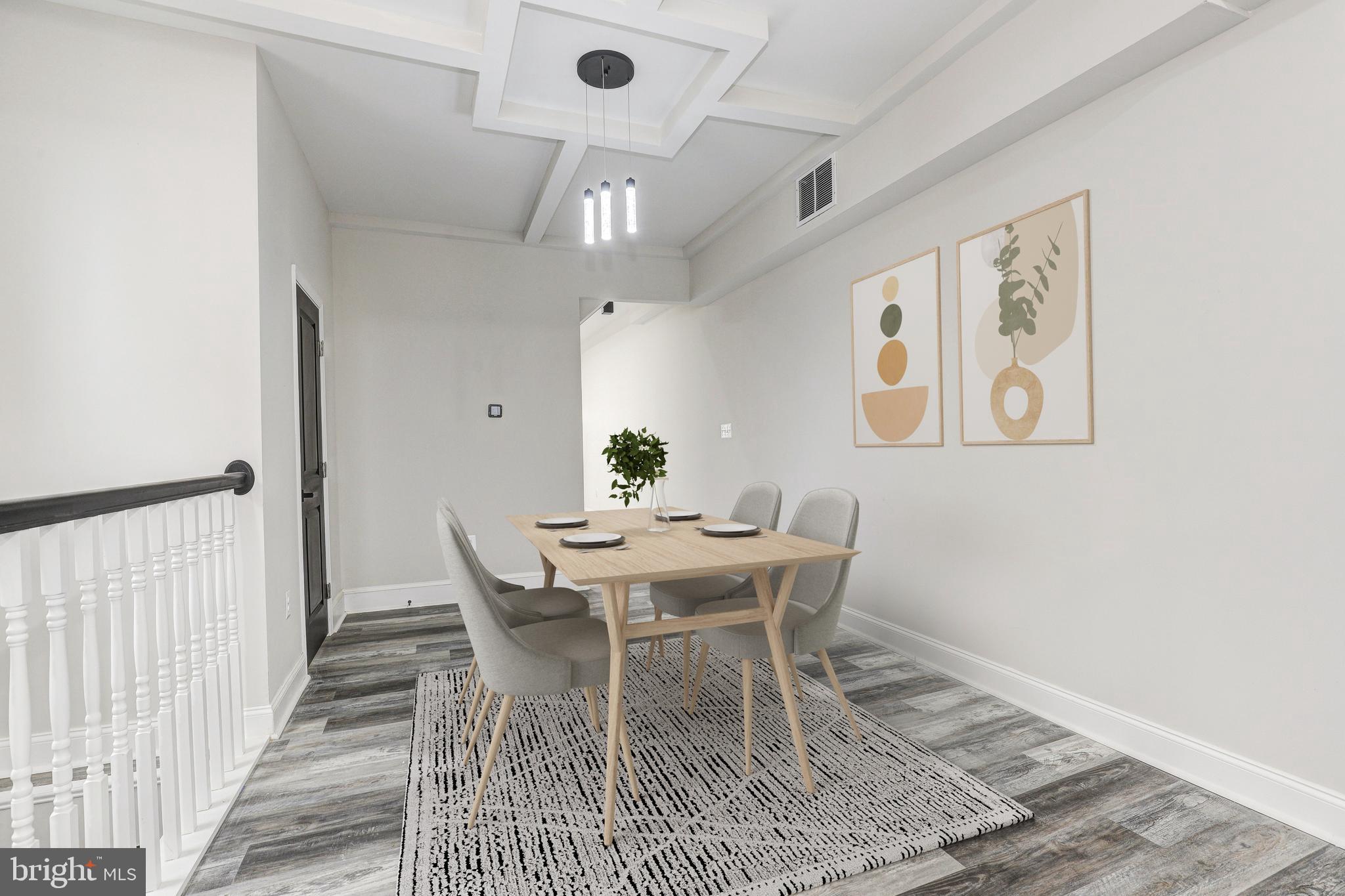 428 S AUGUSTA AVENUE