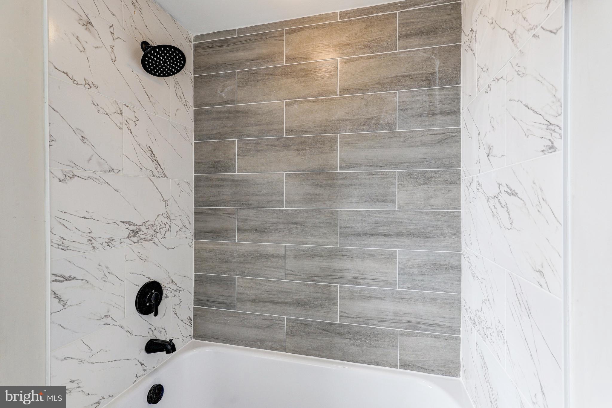 428 S AUGUSTA AVENUE