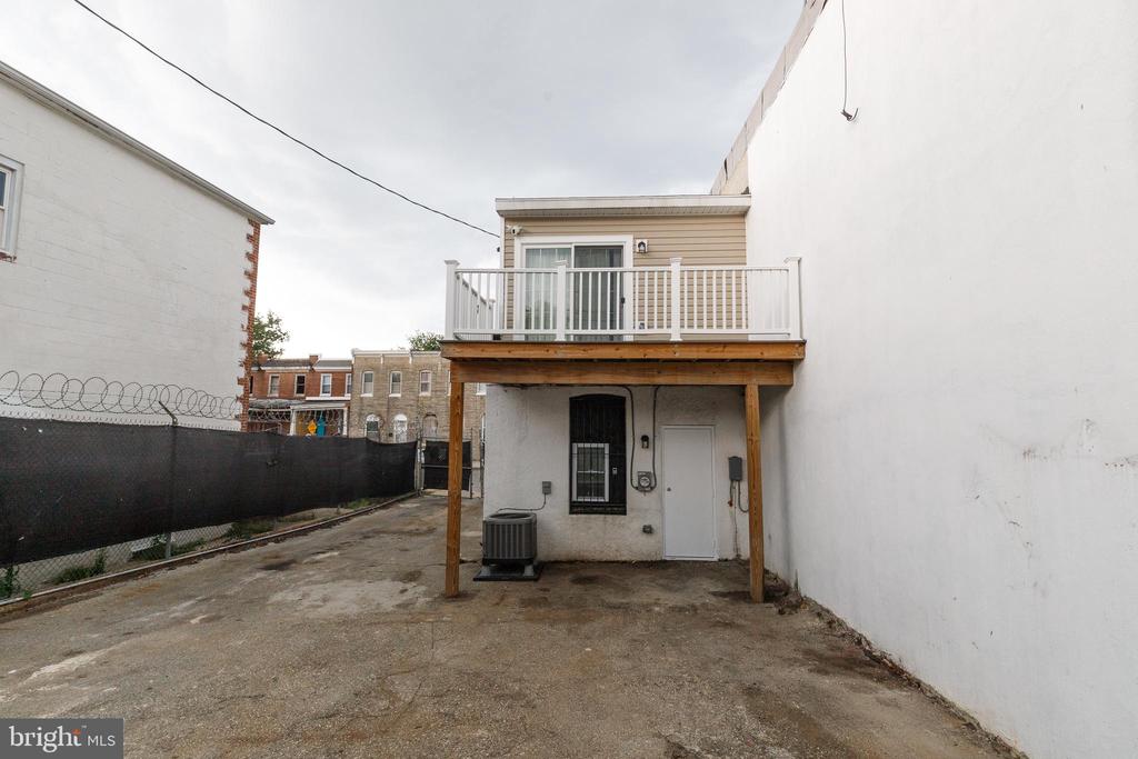 1602 ABBOTSTON STREET
