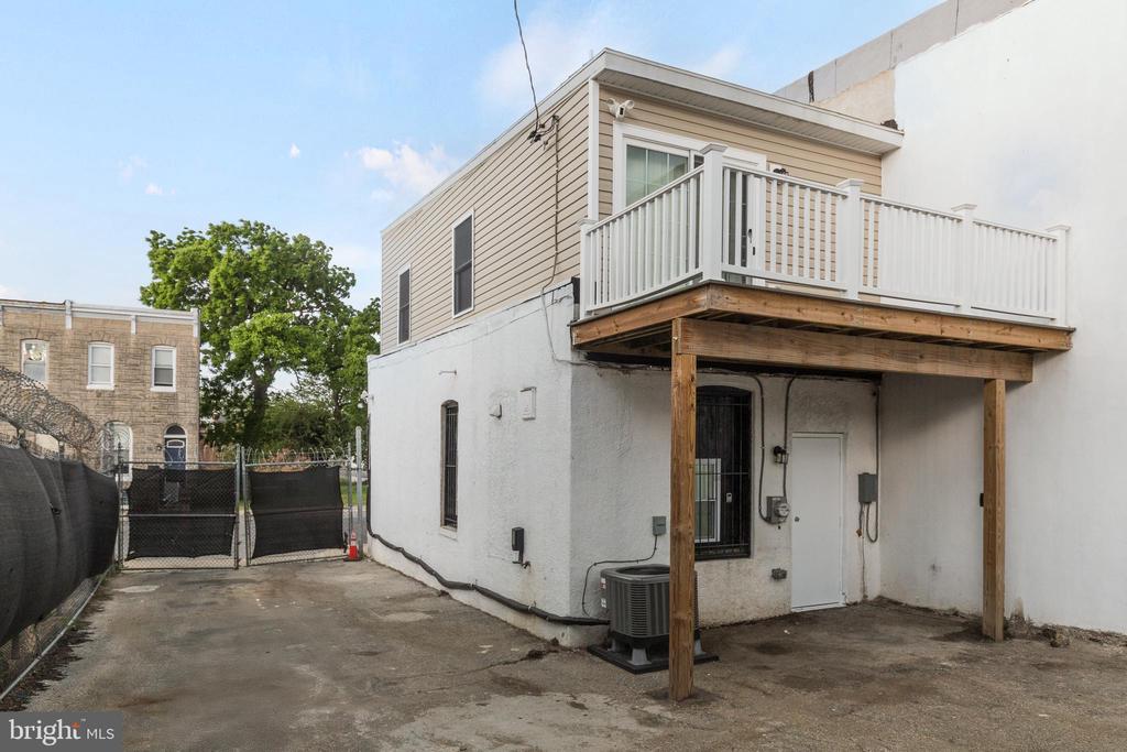 1602 ABBOTSTON STREET