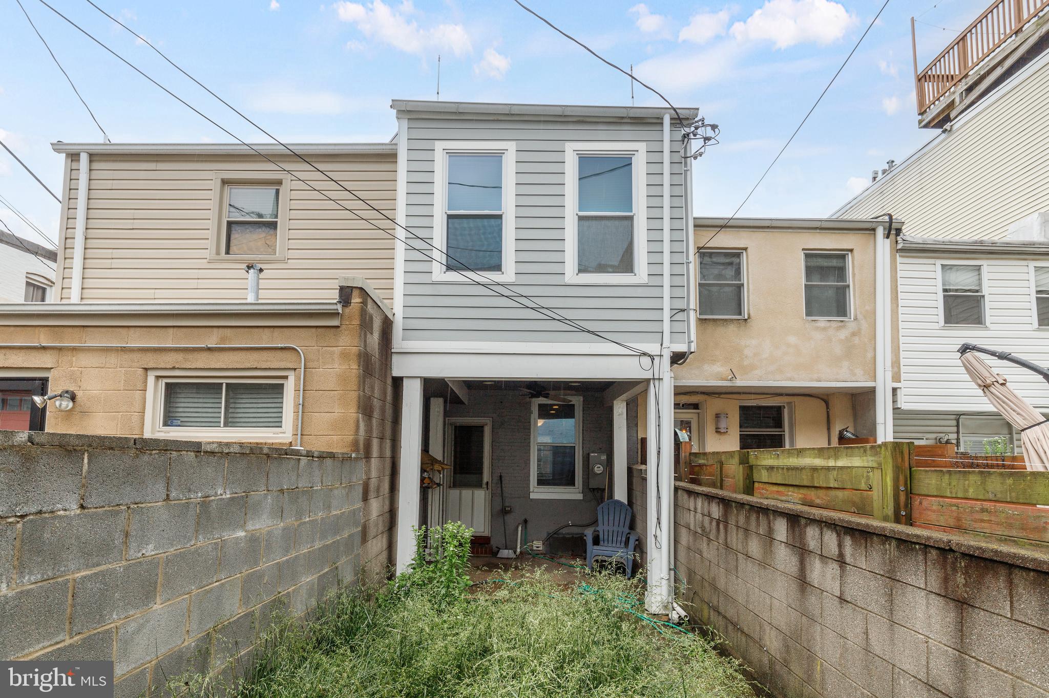 822 S HIGHLAND AVENUE