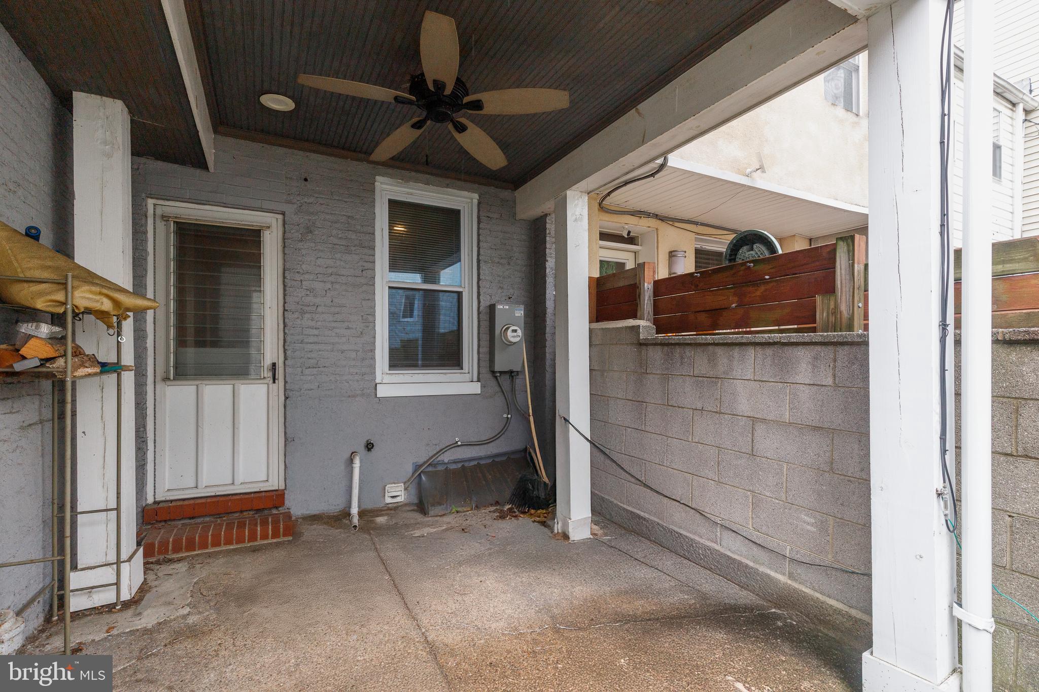 822 S HIGHLAND AVENUE