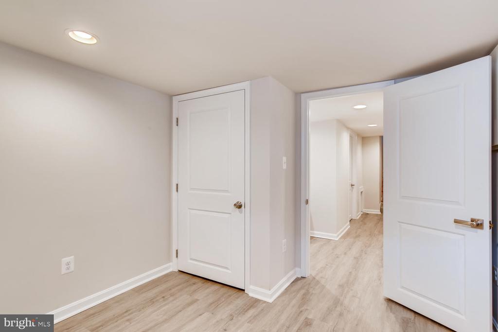 2217 FLEET STREET