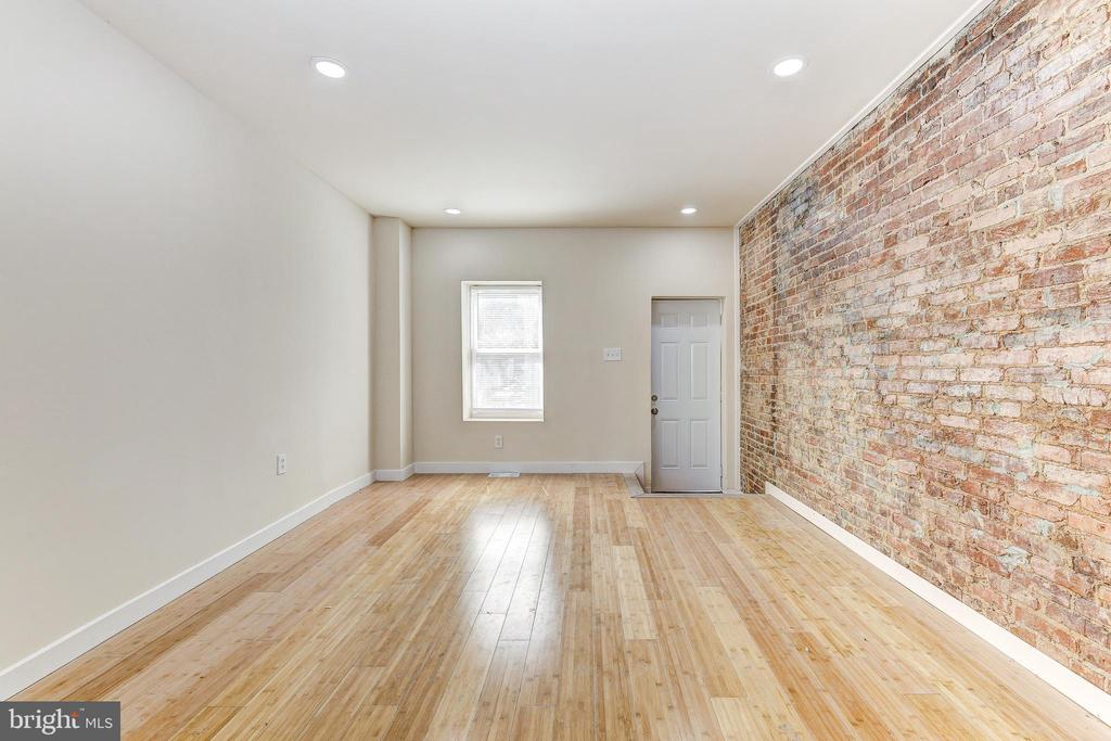 401 N GLOVER STREET