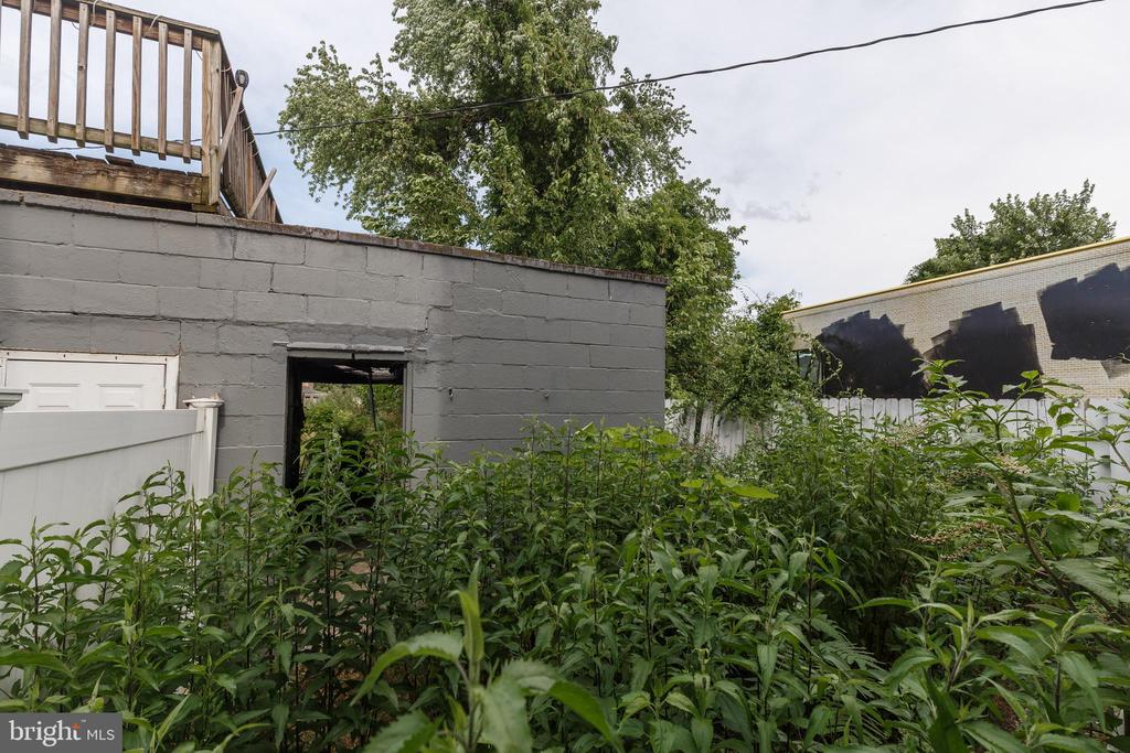 925 N KRESSON STREET
