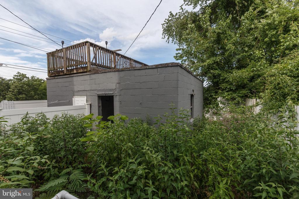 925 N KRESSON STREET