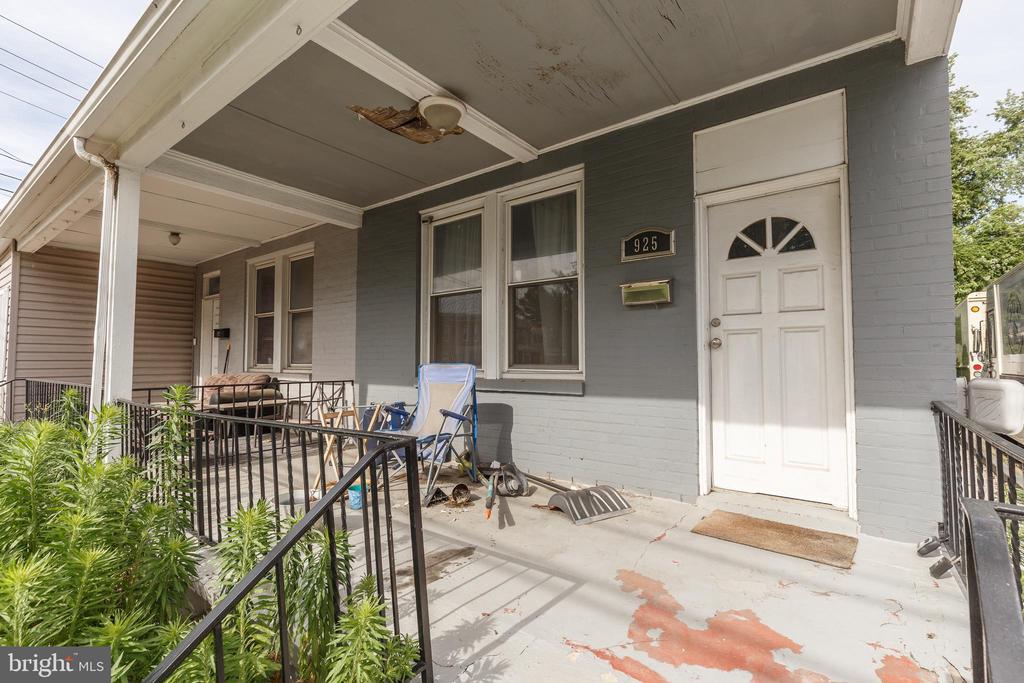 925 N KRESSON STREET
