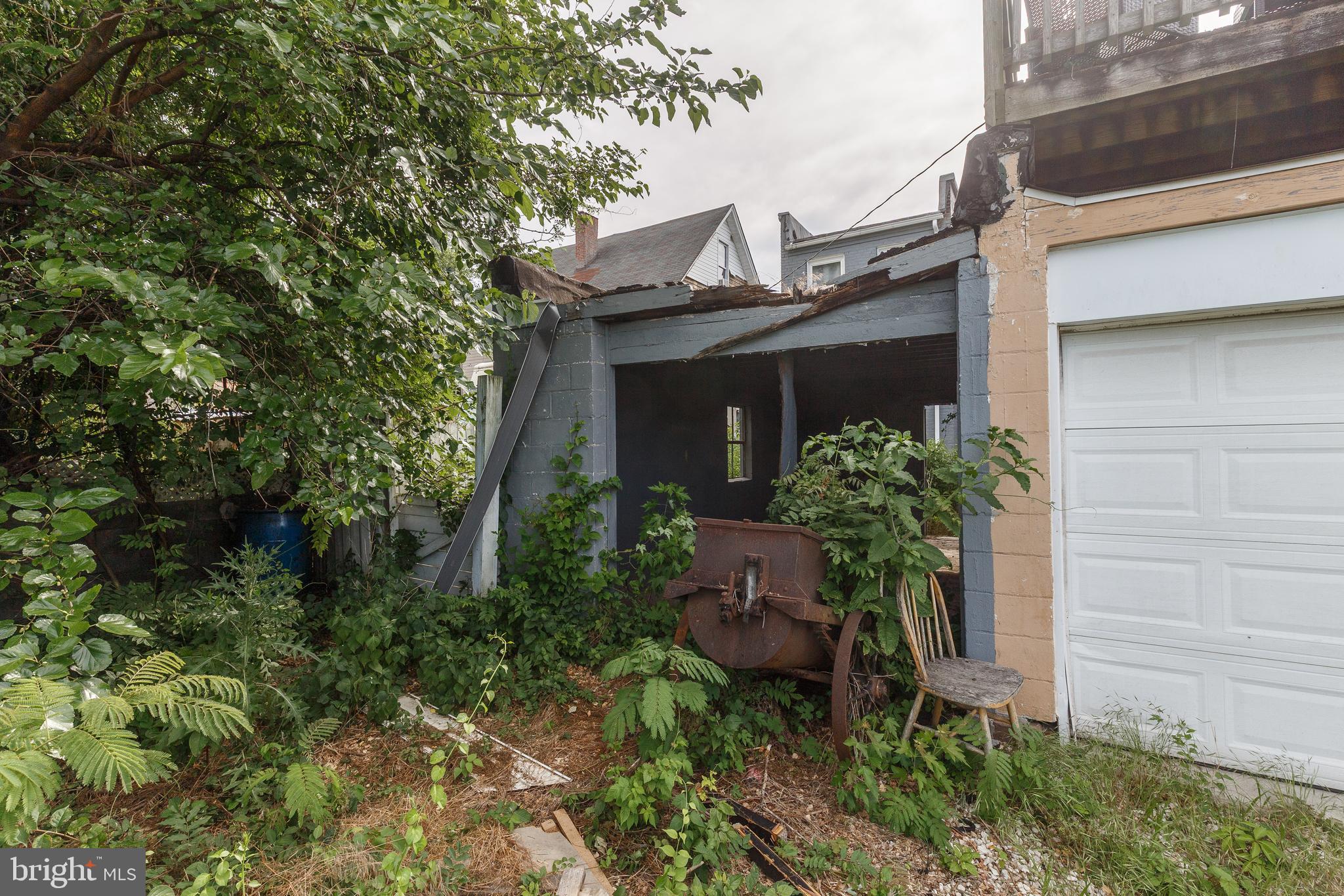 925 N KRESSON STREET