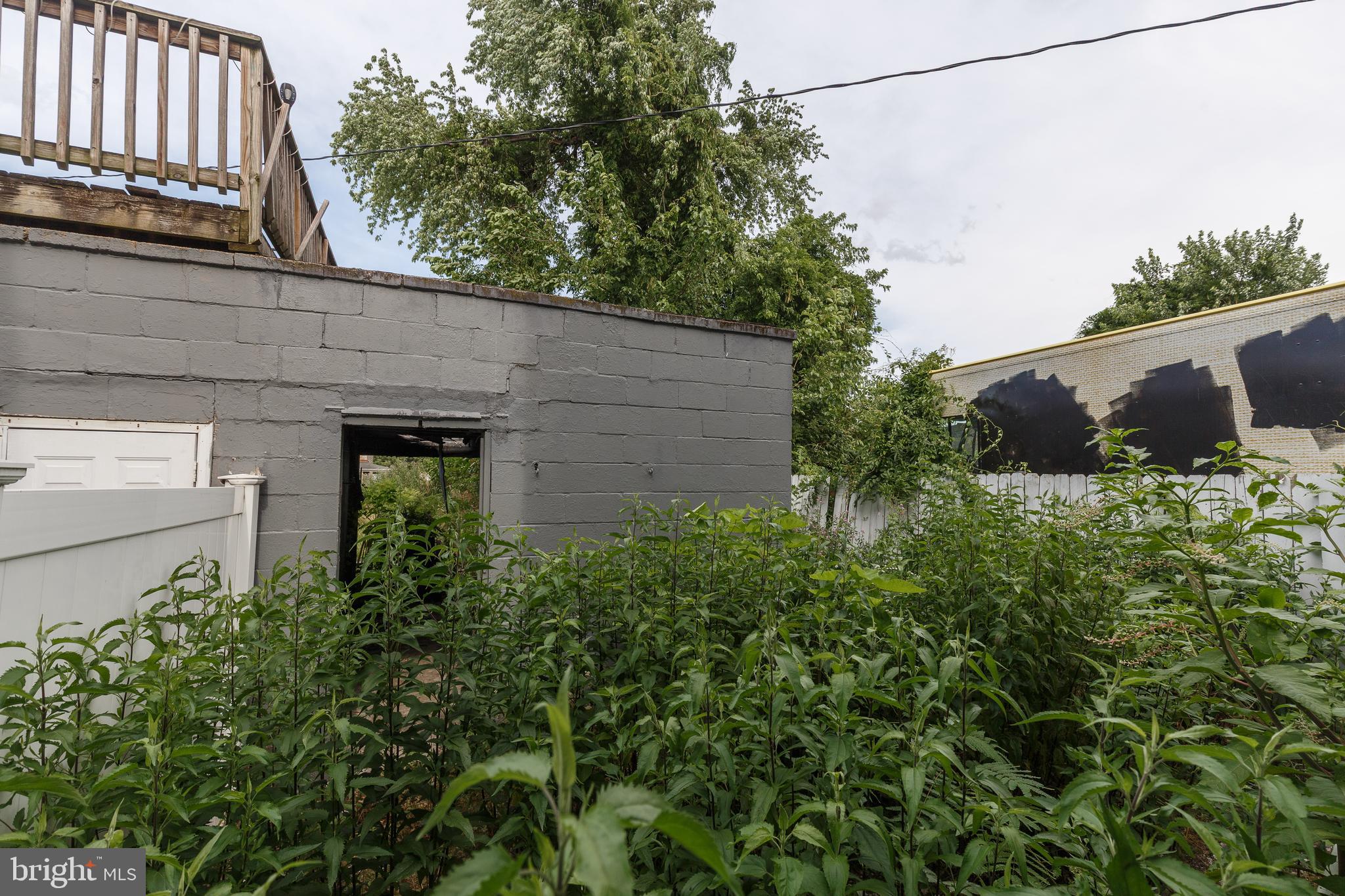 925 N KRESSON STREET