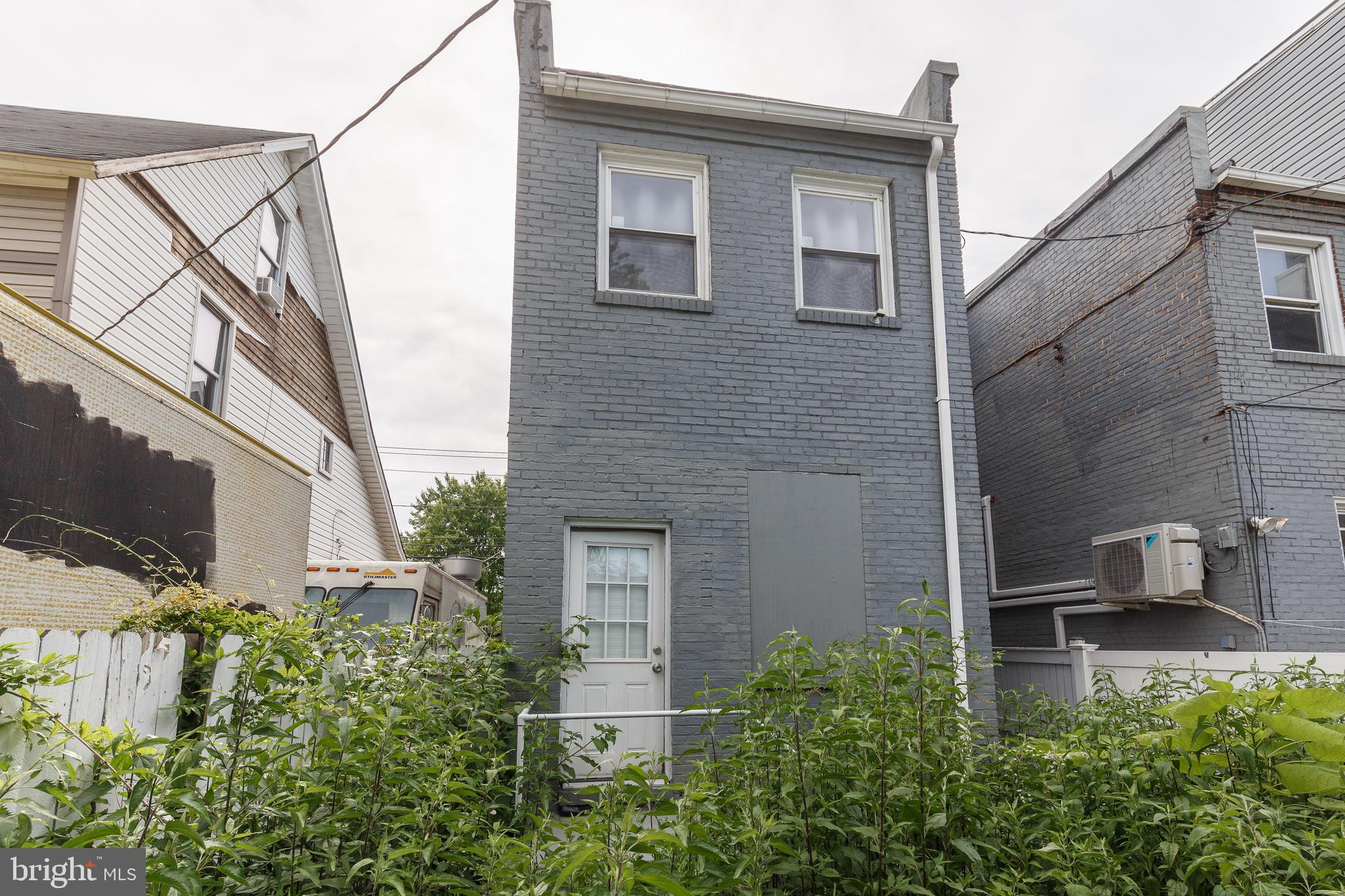 925 N KRESSON STREET