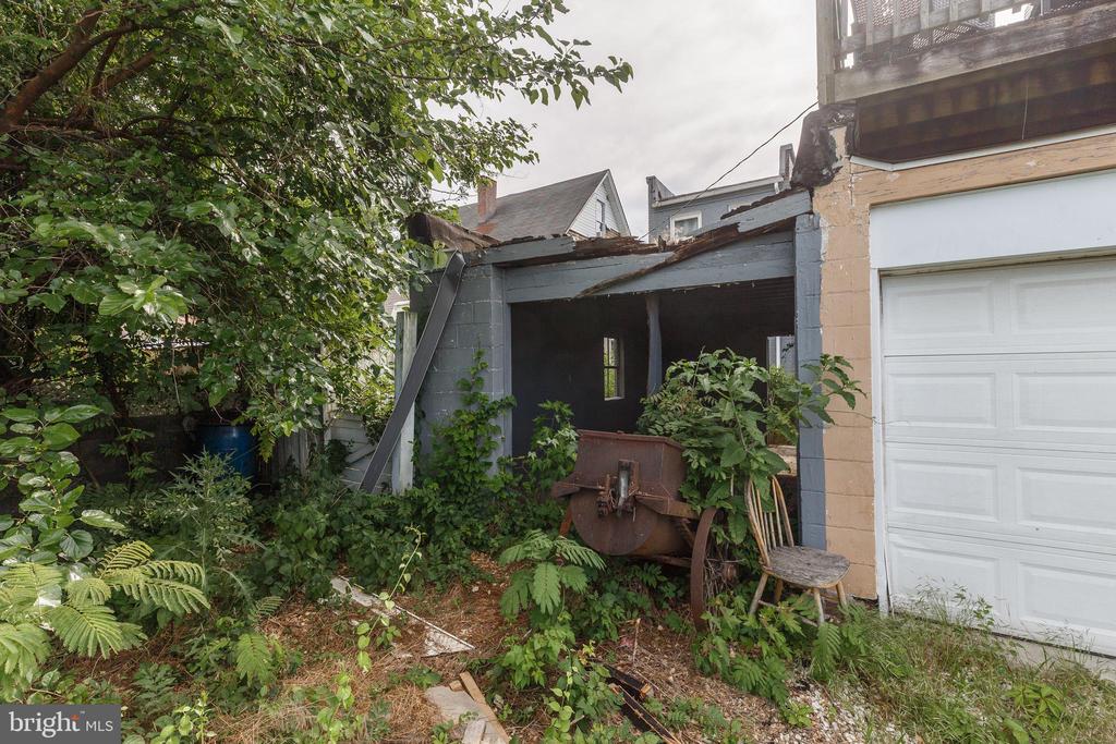 925 N KRESSON STREET