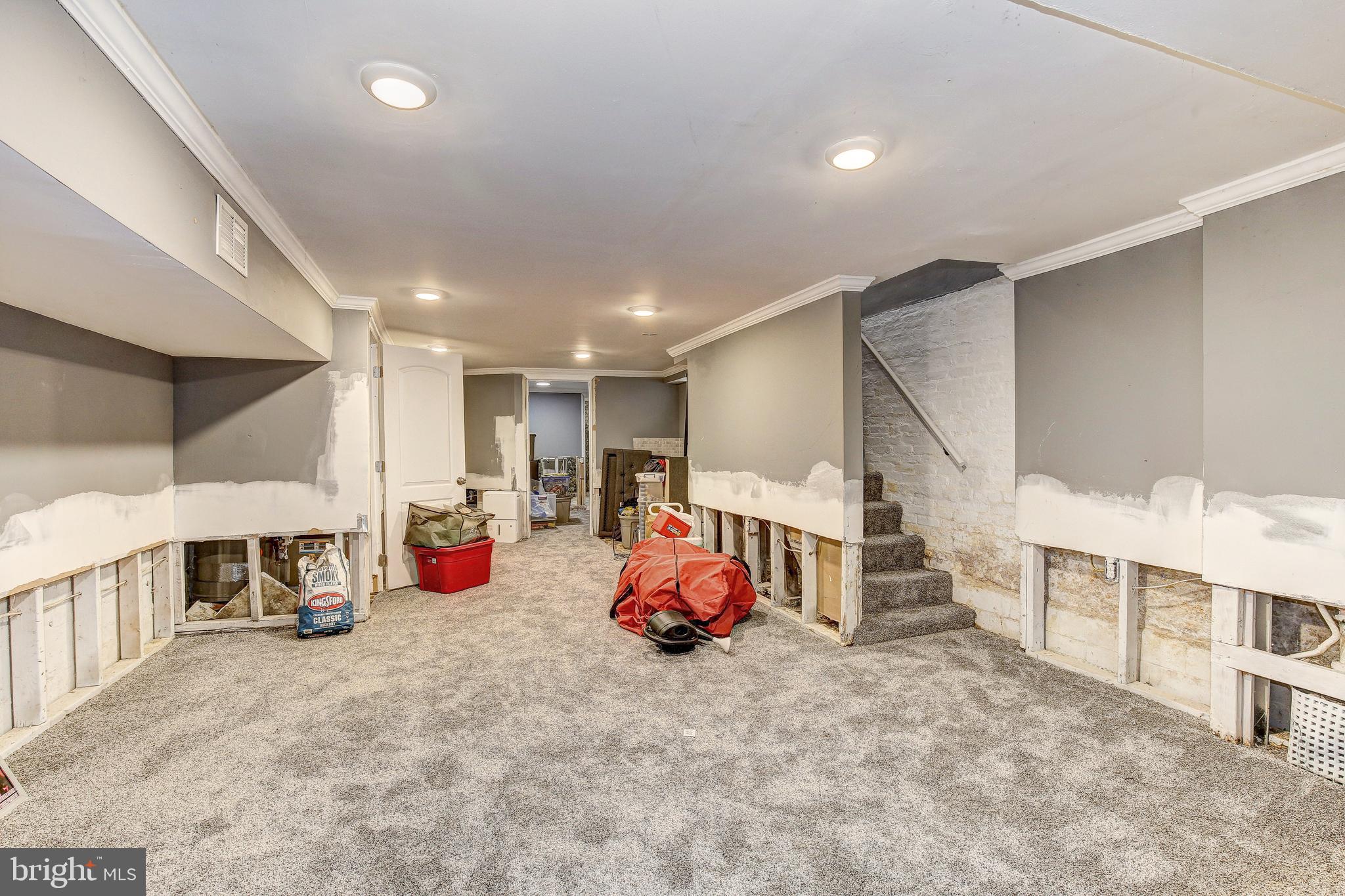 925 N KRESSON STREET