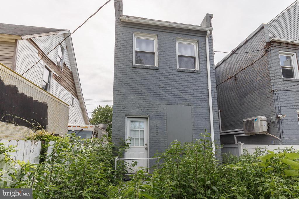 925 N KRESSON STREET