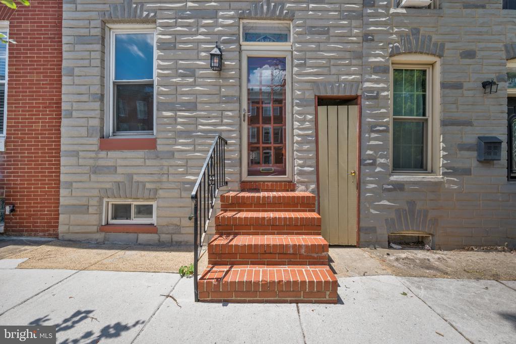 1216 BATTERY AVENUE