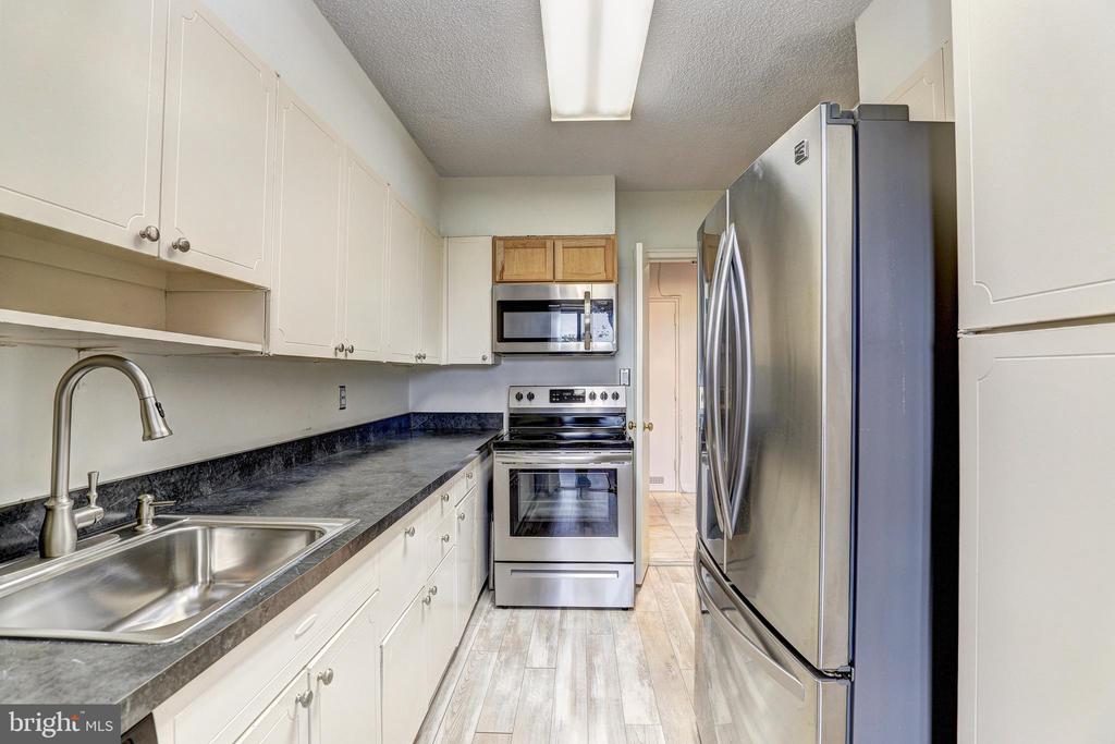 7111 PARK HEIGHTS AVENUE Unit: 401