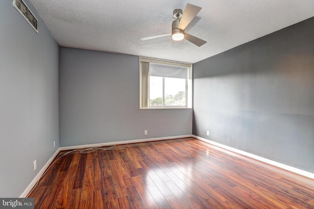 7111 PARK HEIGHTS AVENUE Unit: 401