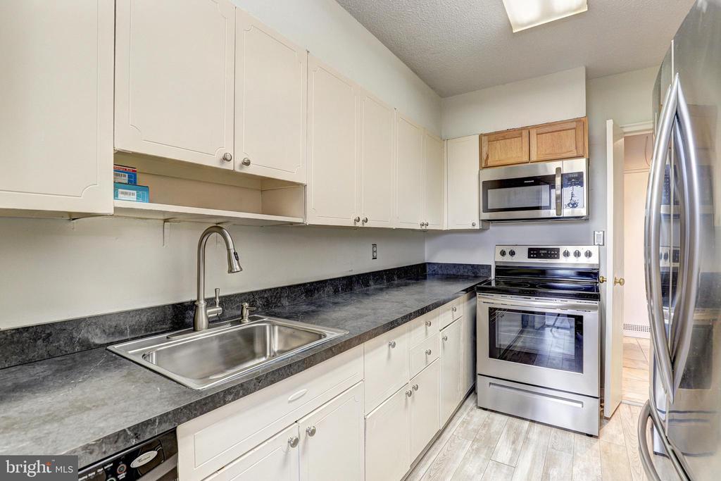 7111 PARK HEIGHTS AVENUE Unit: 401
