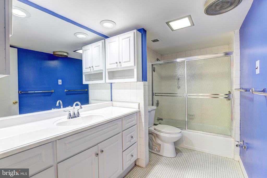 7111 PARK HEIGHTS AVENUE Unit: 401