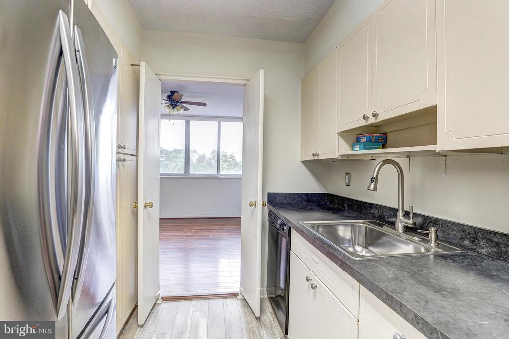 7111 PARK HEIGHTS AVENUE Unit: 401