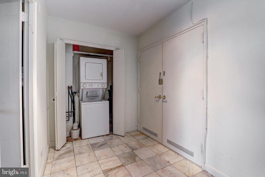 7111 PARK HEIGHTS AVENUE Unit: 401