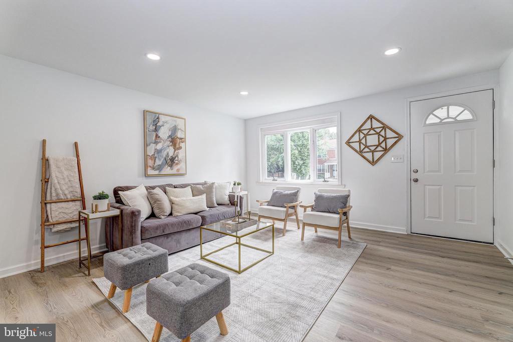 1028 REVERDY ROAD