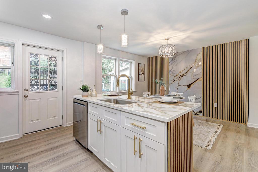 1028 REVERDY ROAD