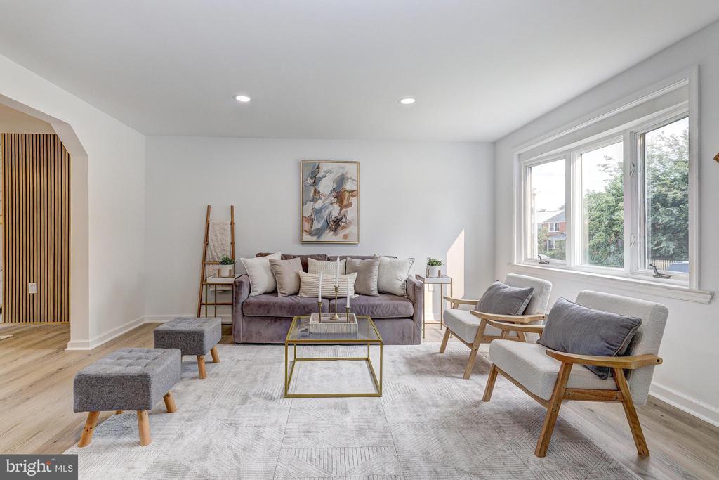 1028 REVERDY ROAD