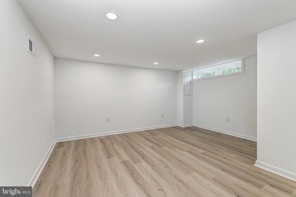 1028 REVERDY ROAD