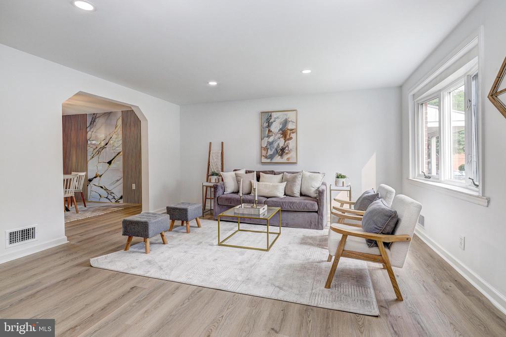 1028 REVERDY ROAD
