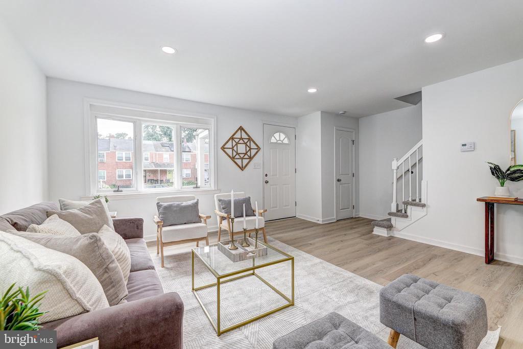 1028 REVERDY ROAD