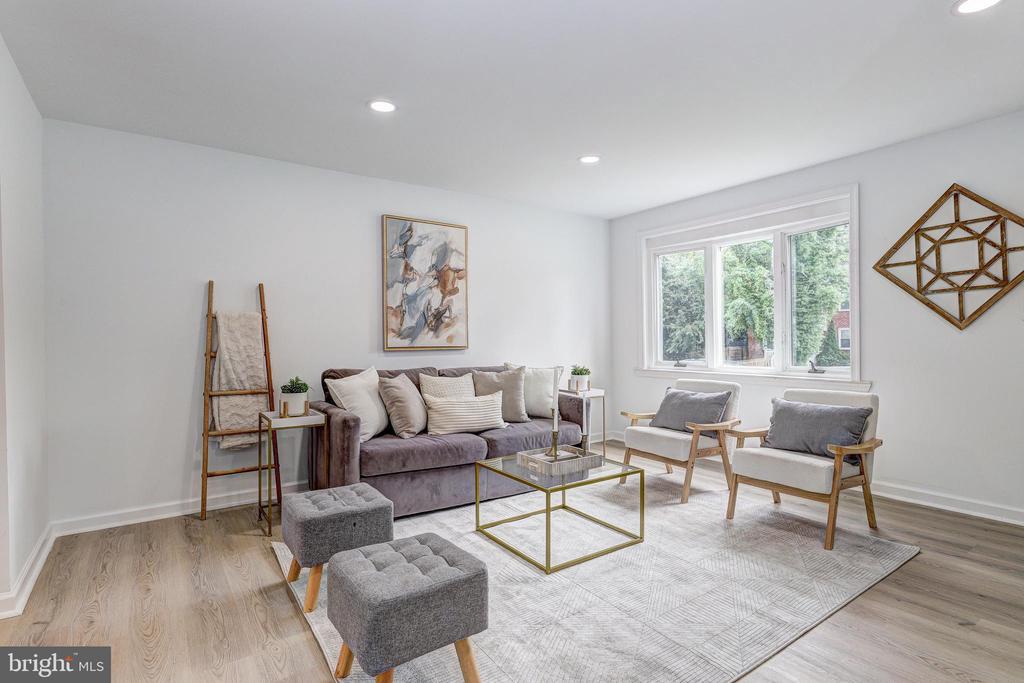 1028 REVERDY ROAD