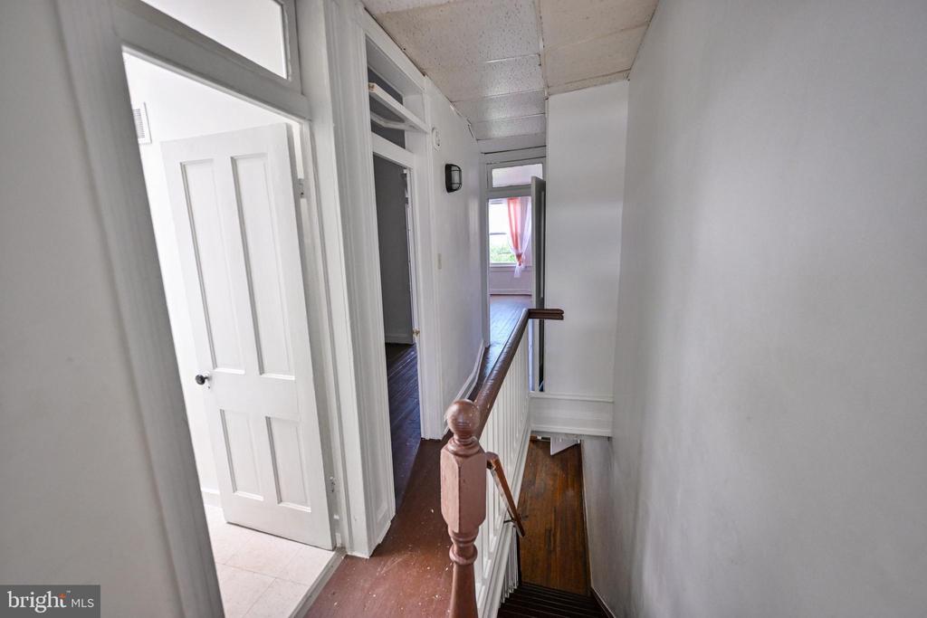 10 S ELLWOOD AVENUE