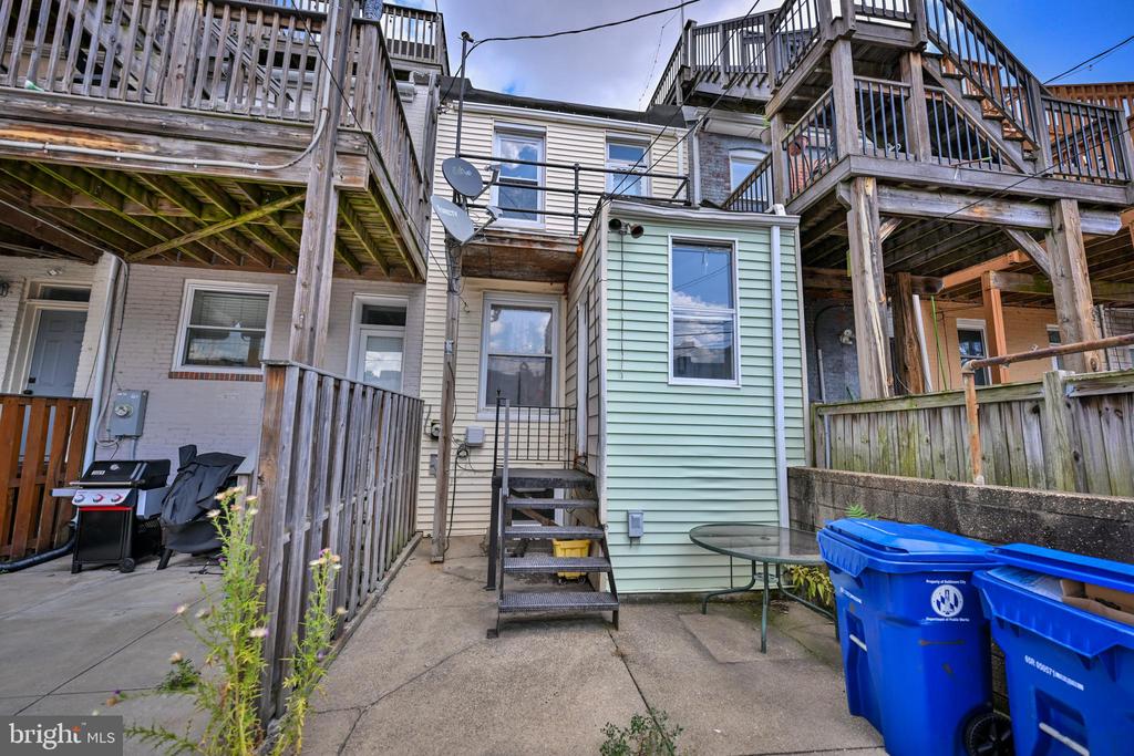10 S ELLWOOD AVENUE