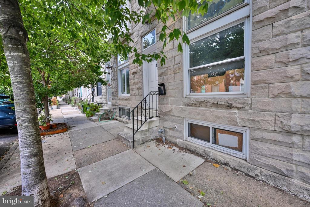 10 S ELLWOOD AVENUE
