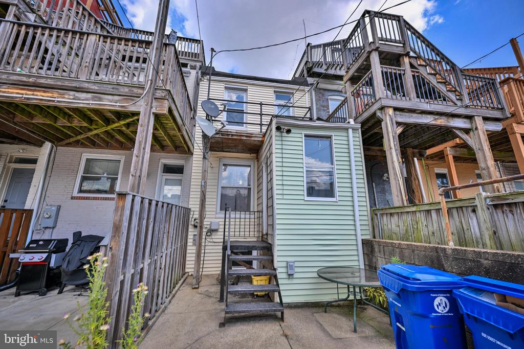 10 S ELLWOOD AVENUE