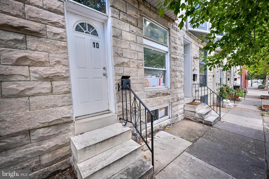 10 S ELLWOOD AVENUE