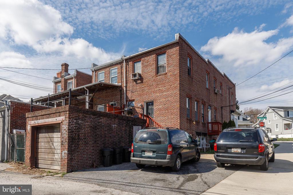 4419 KENWOOD AVENUE