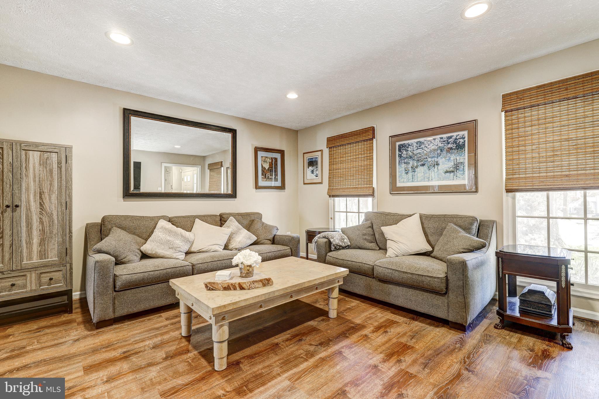 20 WHITE WILLOW COURT