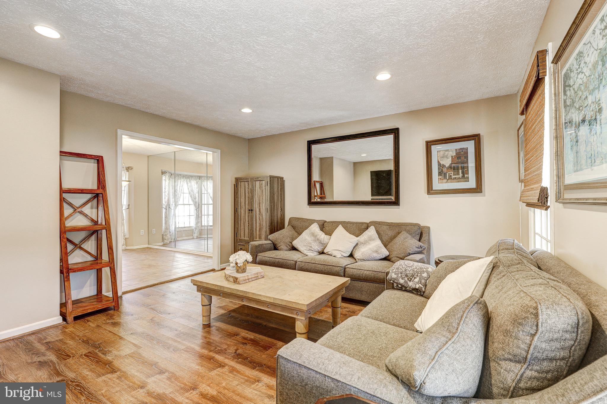 20 WHITE WILLOW COURT