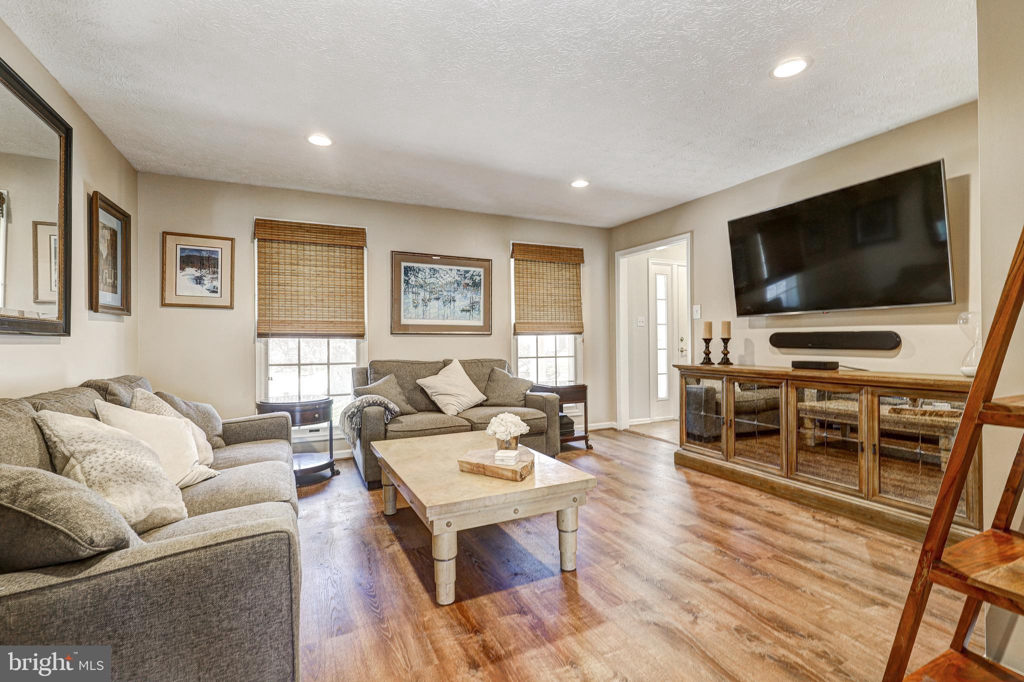 20 WHITE WILLOW COURT