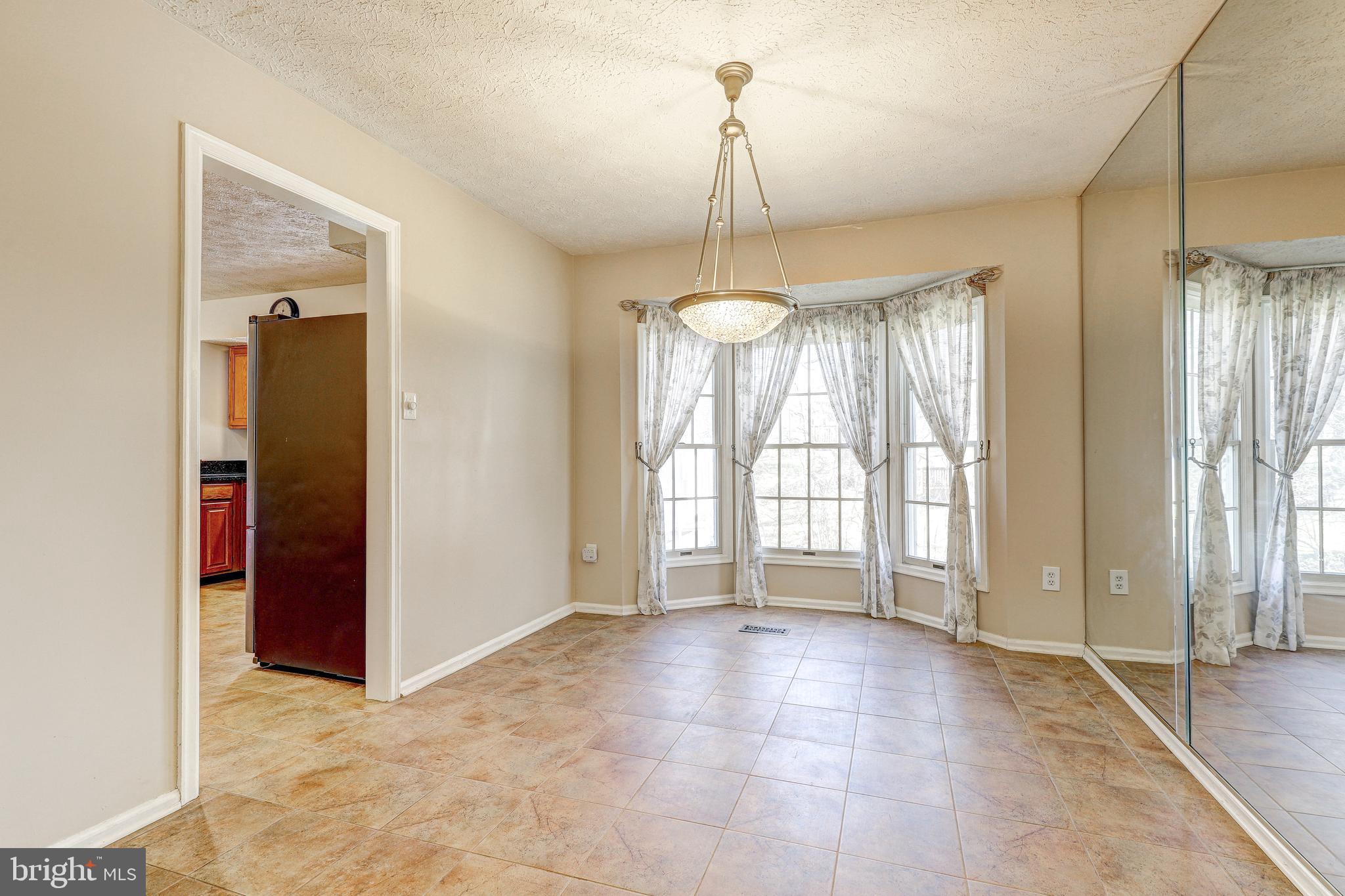 20 WHITE WILLOW COURT