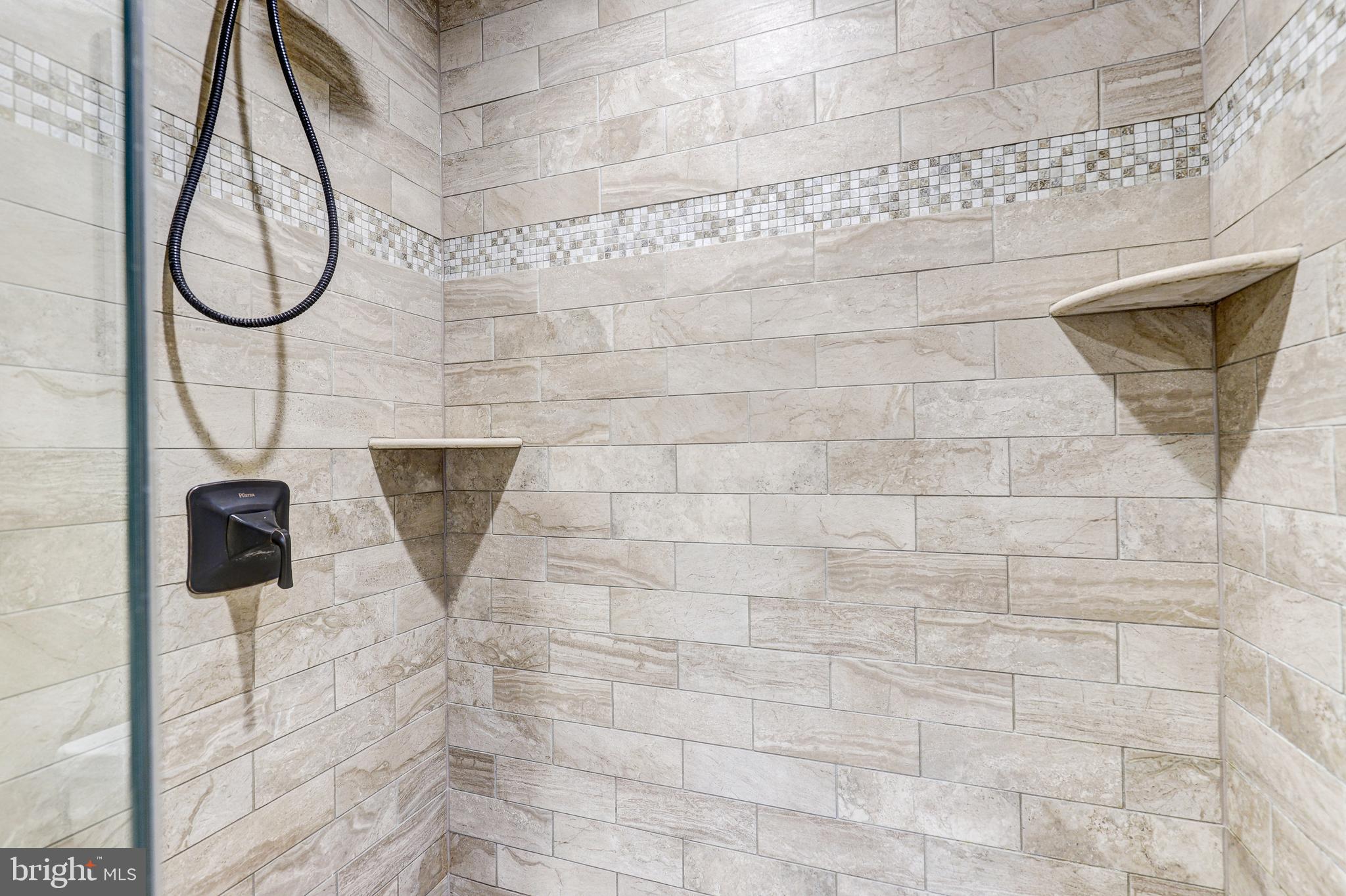 20 WHITE WILLOW COURT