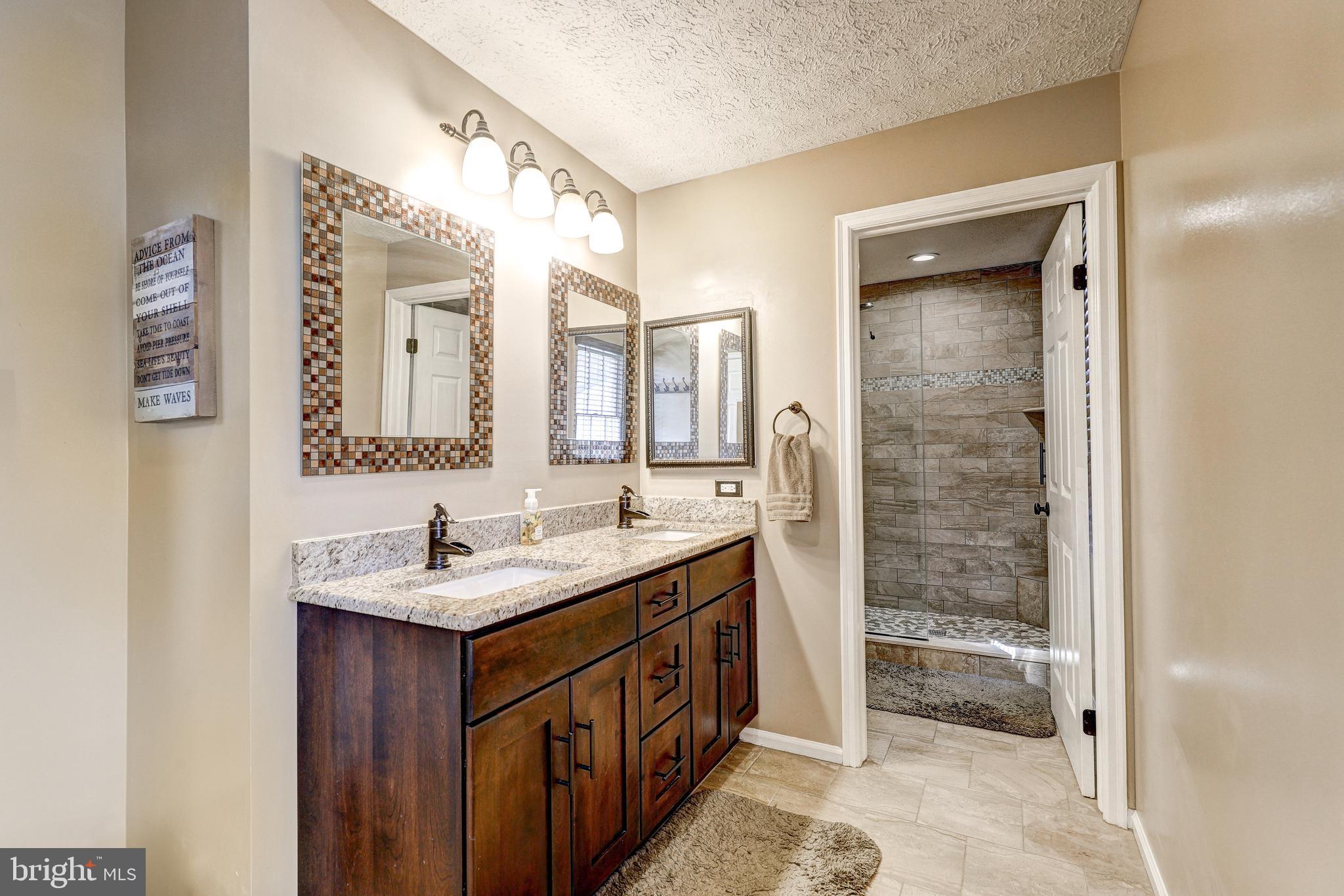 20 WHITE WILLOW COURT