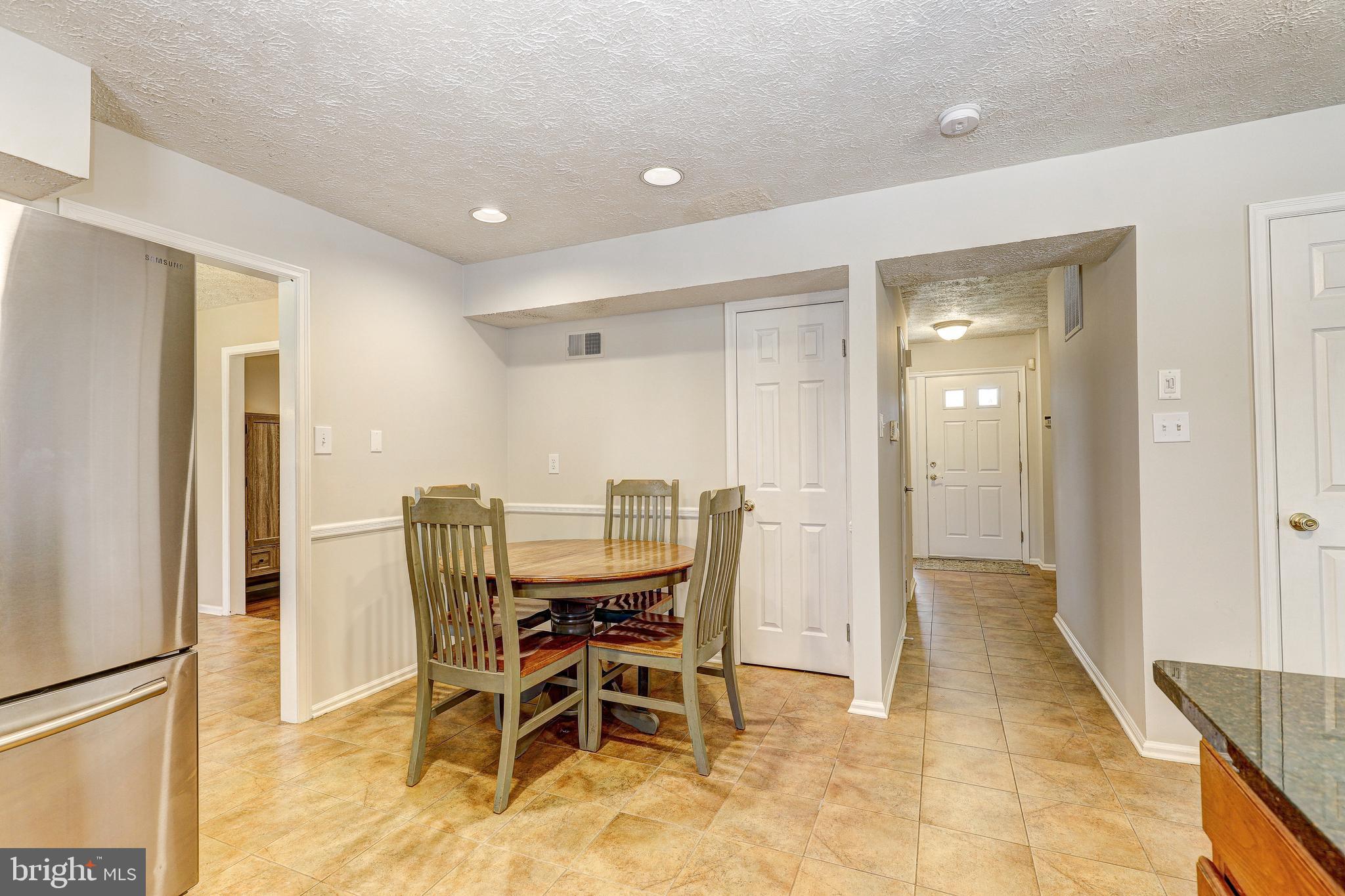 20 WHITE WILLOW COURT