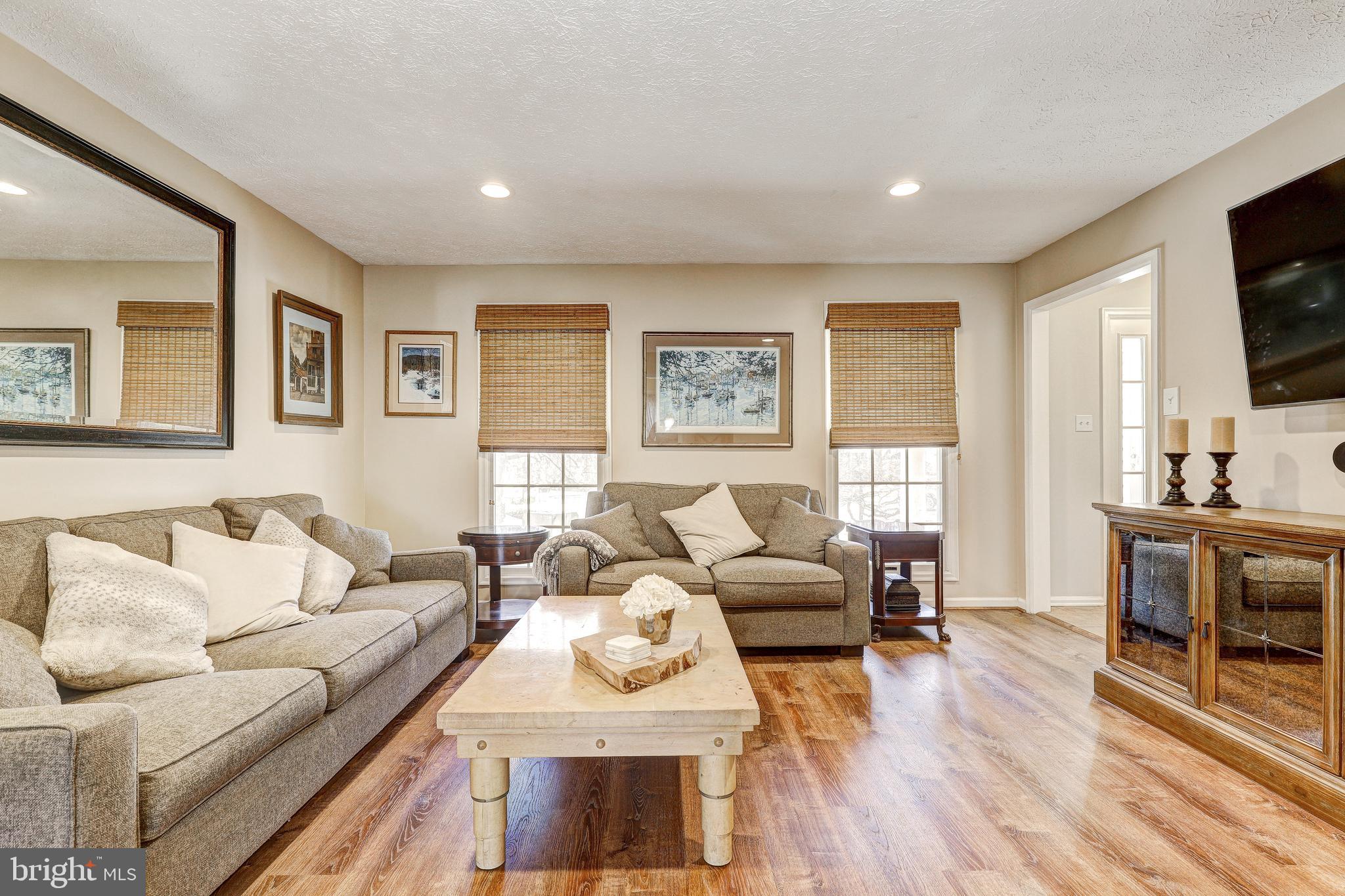 20 WHITE WILLOW COURT