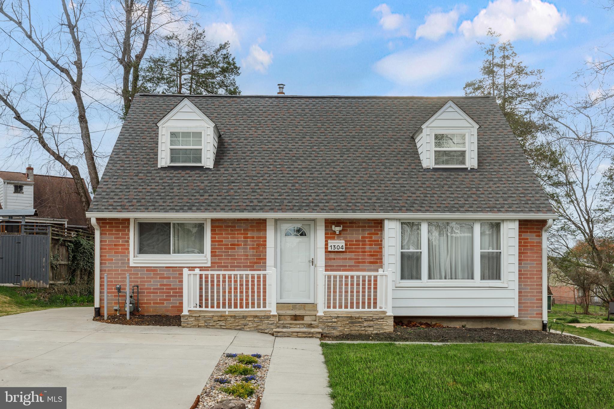 1304 SADDLEBACK ROAD