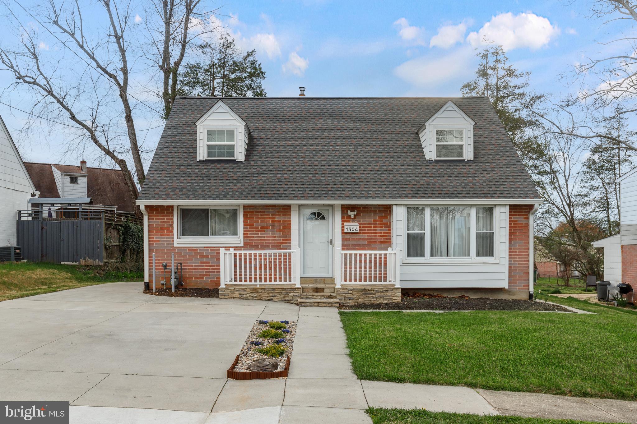 1304 SADDLEBACK ROAD