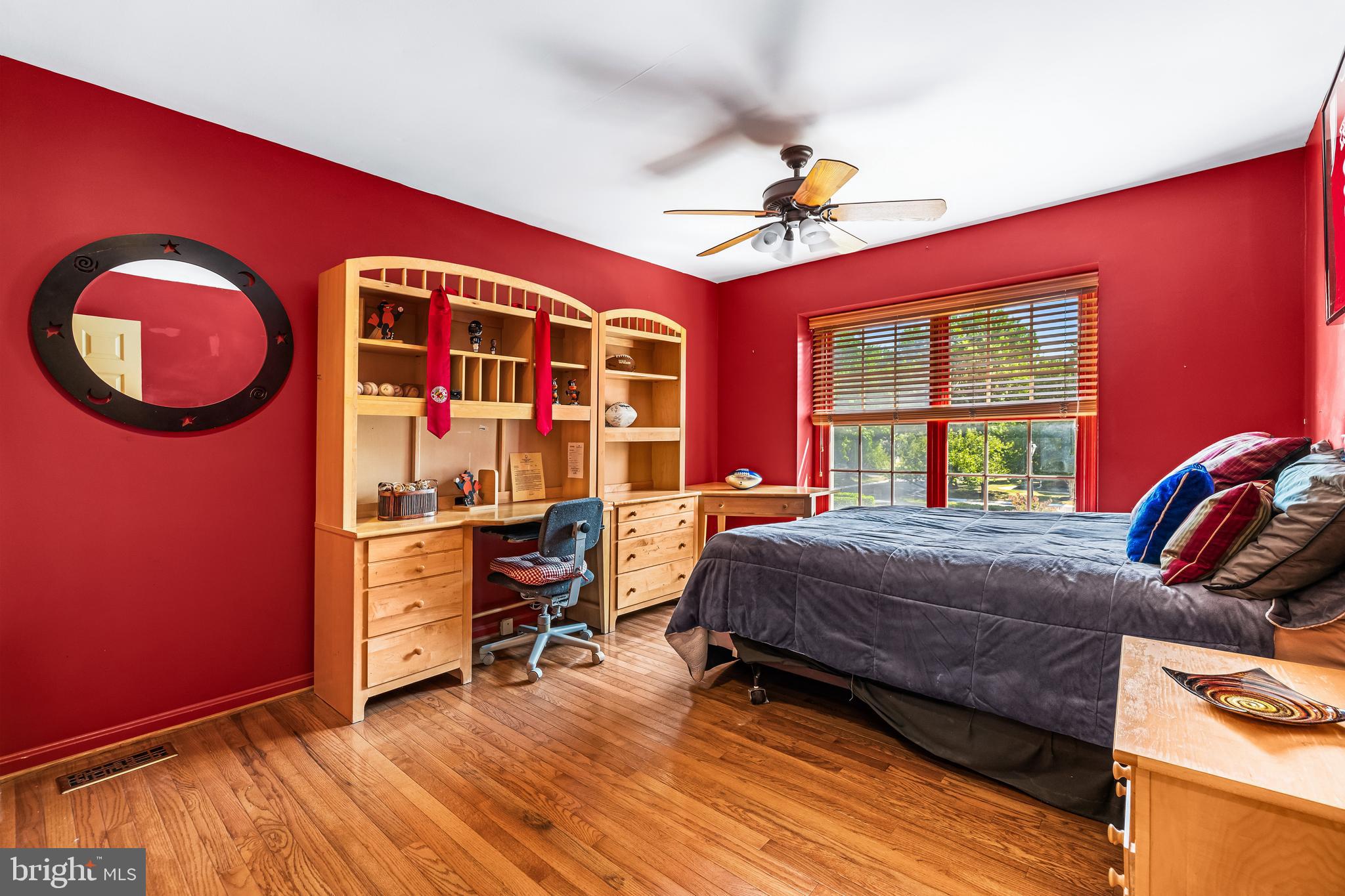 64 RIVER OAKS CIRCLE