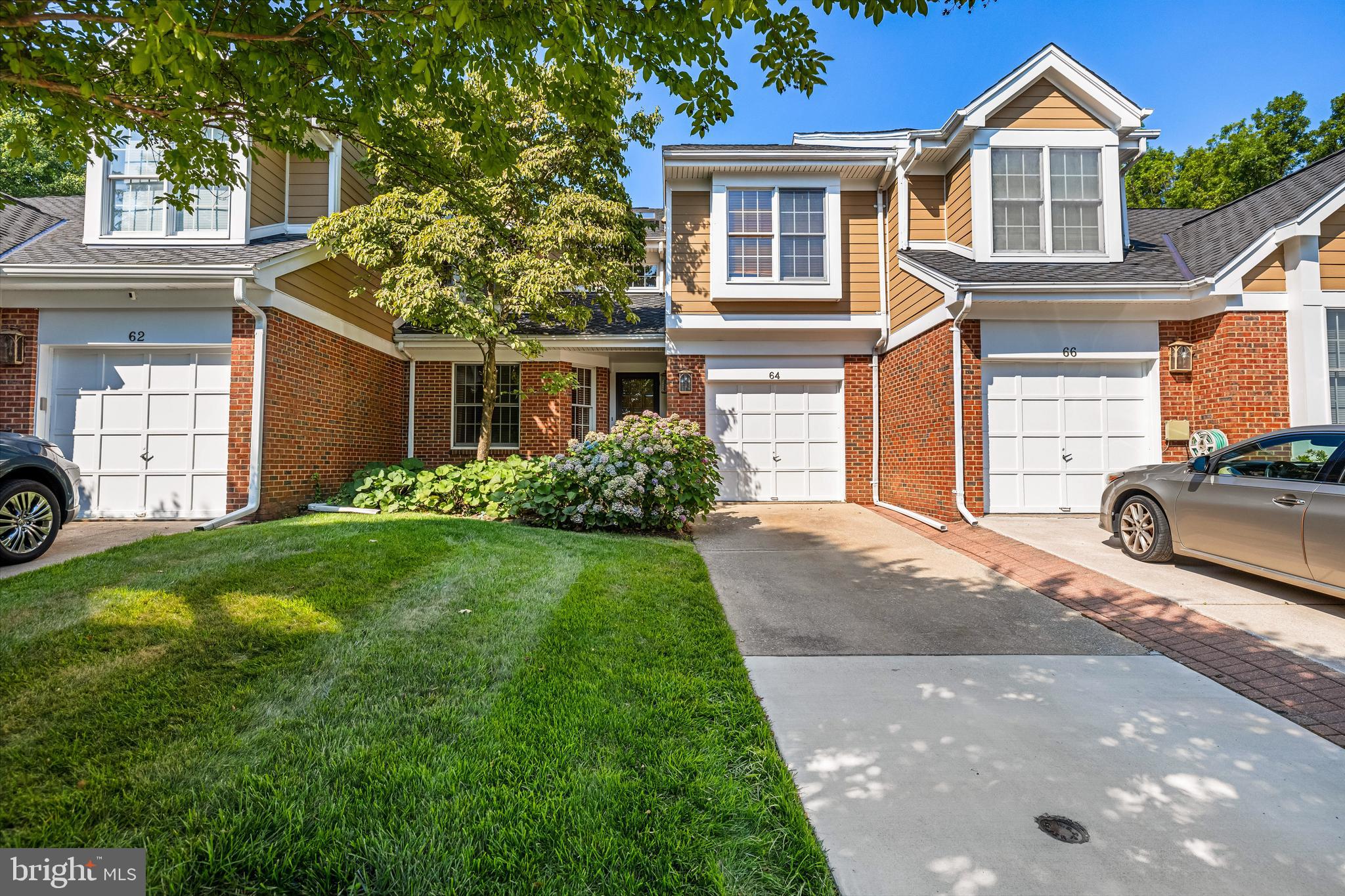 64 RIVER OAKS CIRCLE