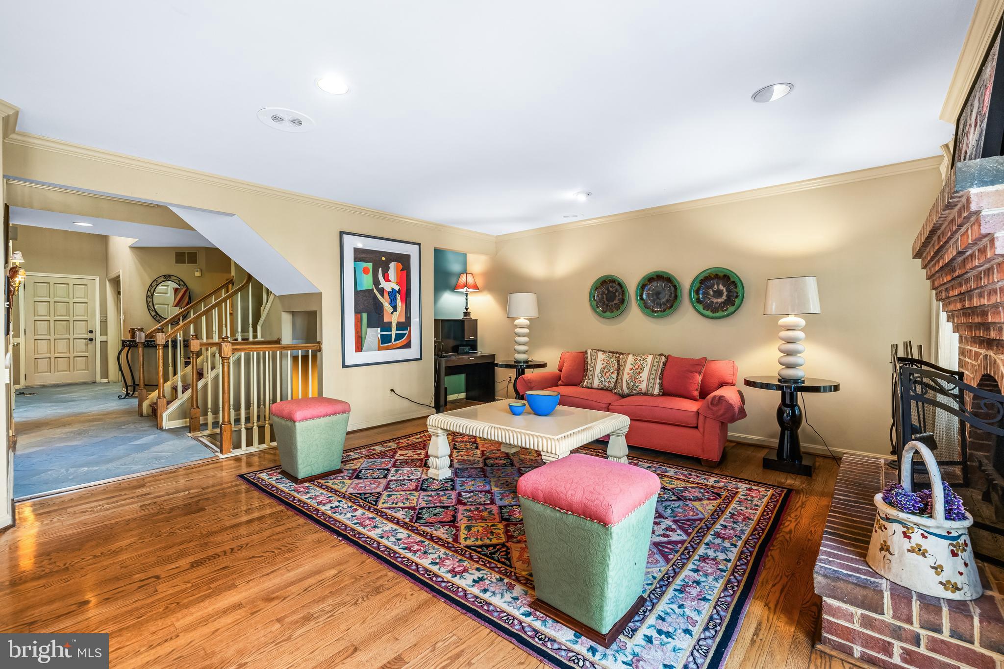 64 RIVER OAKS CIRCLE